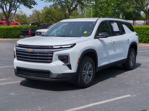 Certified 2024 Chevrolet Traverse LT FWD image 5