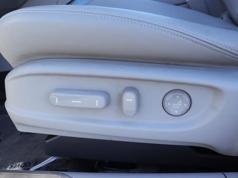 Used 2020 Acura RLX Sport Hybrid w/ Advance Pkg image 24