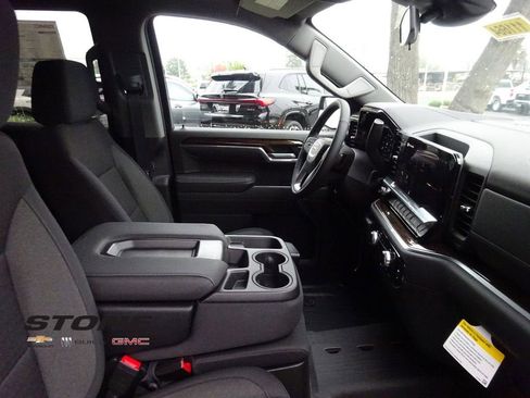 New 2026 GMC Sierra 1500 Elevation image 17