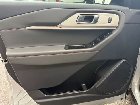 New 2026 Ford Explorer Active RWD image 11