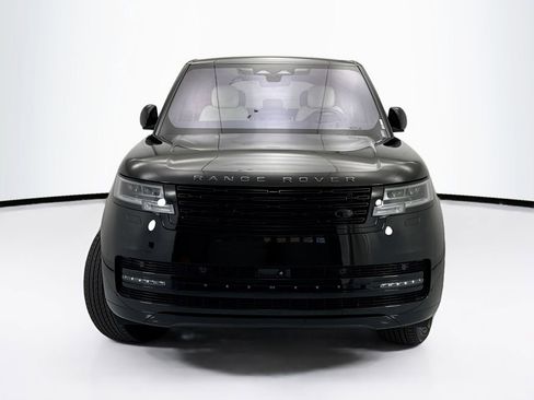 Used 2023 Land Rover Range Rover SE AWD/4WD image 2