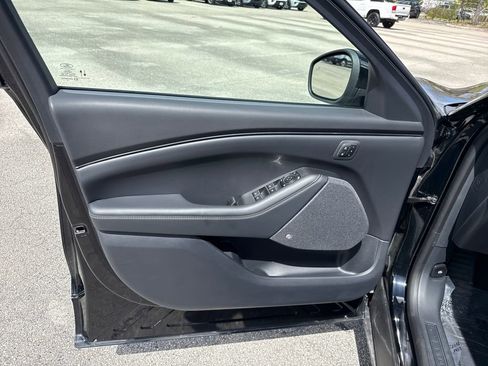 Certified 2025 Ford Mustang Mach-E Premium image 13