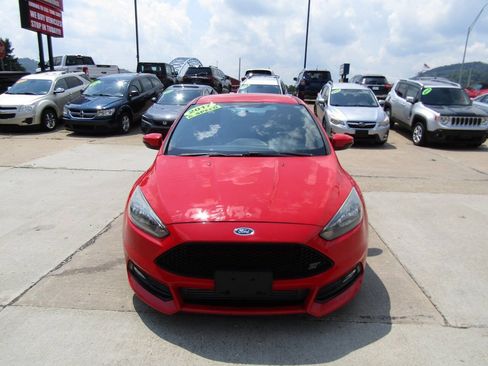Used 2017 Ford Focus ST FWD image 3