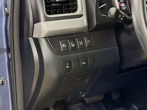 Used 2015 Toyota Highlander Limited image 10