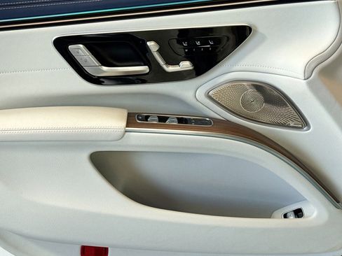 Used 2022 Mercedes-Benz EQS 580 EQS 580 4MATIC Sedan image 17