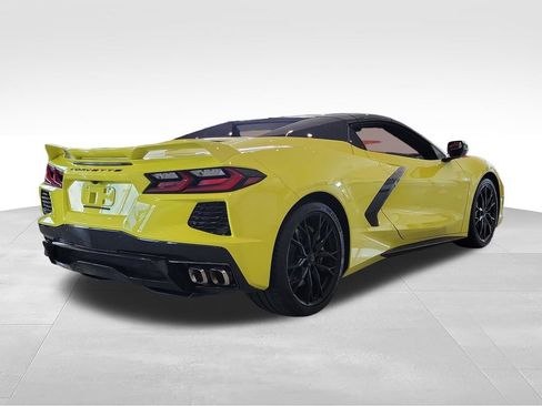 Used 2024 Chevrolet Corvette Stingray Preferred Conv w/ Z51 Performance Package RWD image 9