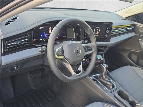 New 2026 Volkswagen Jetta SE FWD image 5