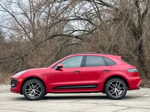 New 2026 Porsche Macan image 2