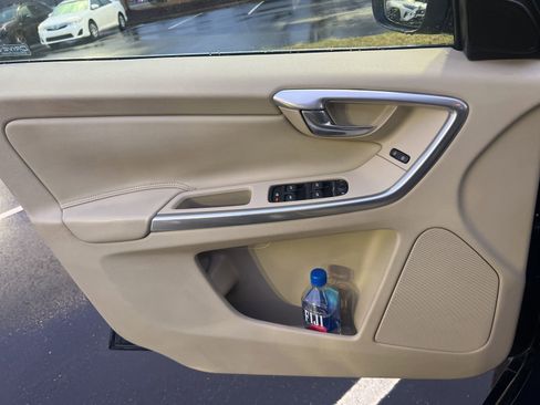 Used 2015 Volvo XC60 T5 Premier image 11