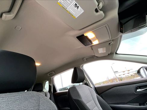 Used 2023 Nissan Rogue SV image 13