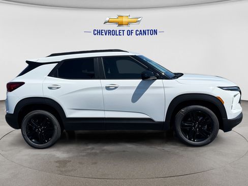 New 2026 Chevrolet TrailBlazer LT w/ Midnight Edition AWD/4WD image 4