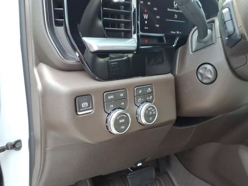 New 2026 GMC Sierra 1500 SLT w/ SLT Premium Plus Package AWD/4WD image 9