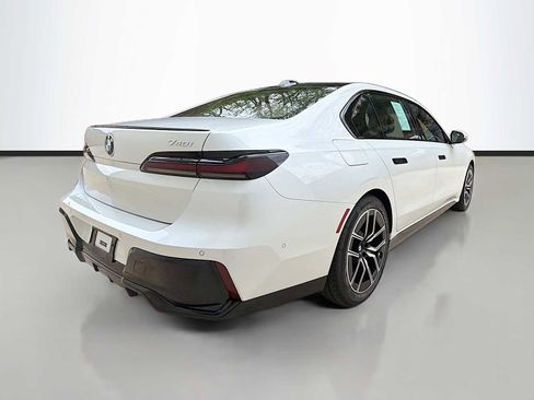 Certified 2024 BMW 740i xDrive w/ Premium Package AWD/4WD image 3