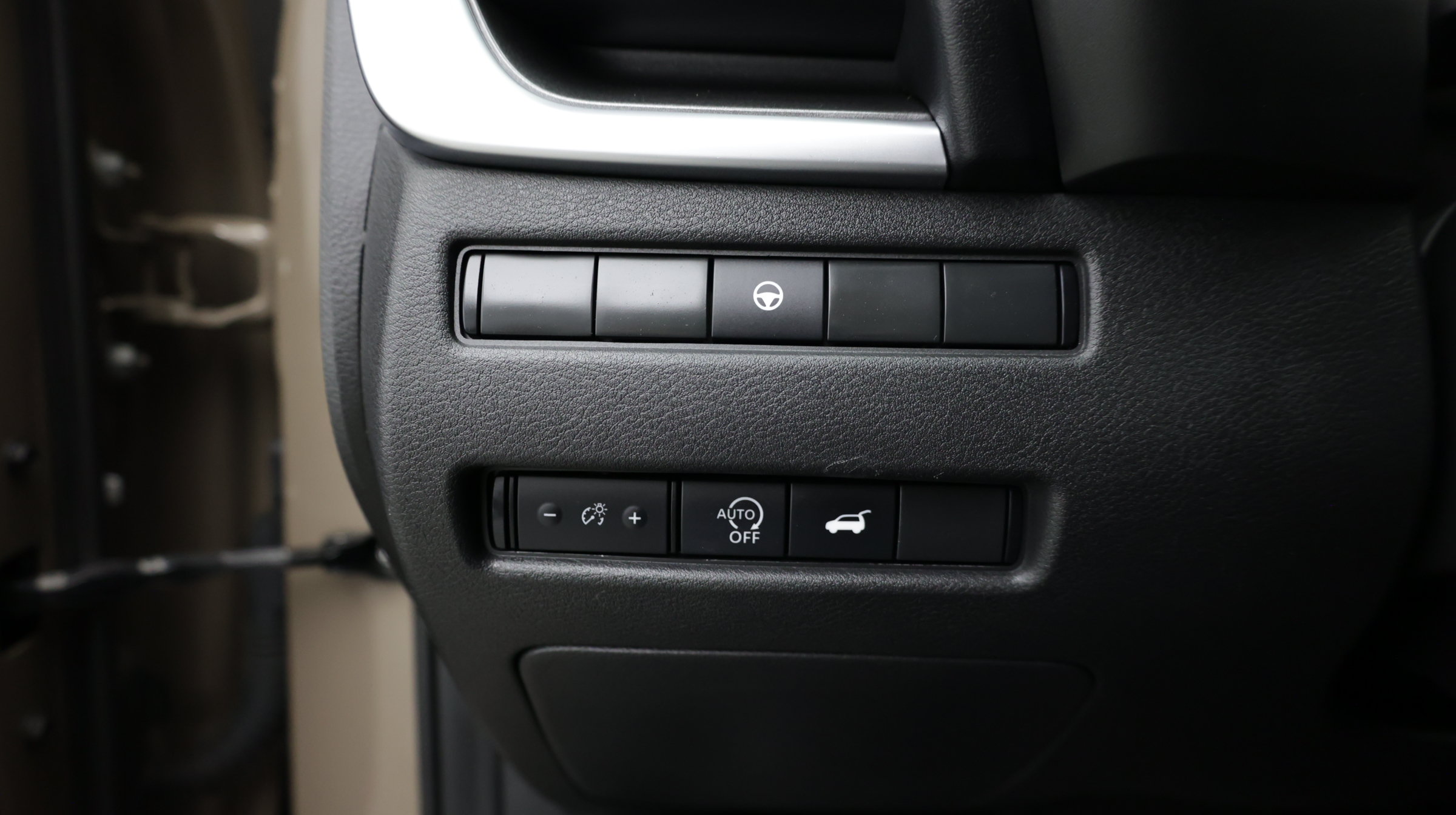 Used 2025 Nissan Rogue SV FWD image 16