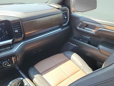 Certified 2024 Chevrolet Silverado 1500 High Country w/ Technology Package AWD/4WD image 16