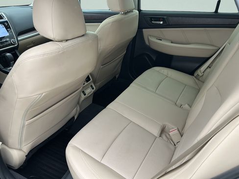 Used 2018 Subaru Outback 3.6R Limited AWD/4WD image 10