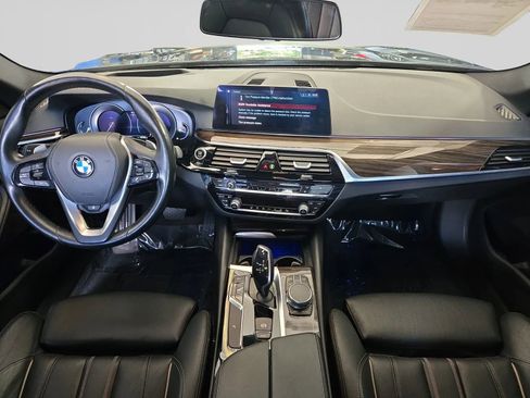Used 2018 BMW 530i xDrive AWD/4WD image 19