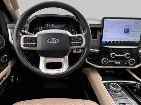 Used 2022 Ford Expedition XLT AWD/4WD image 6