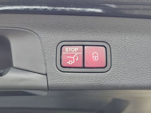 Used 2023 Mercedes-Benz GLS 450 4MATIC image 35