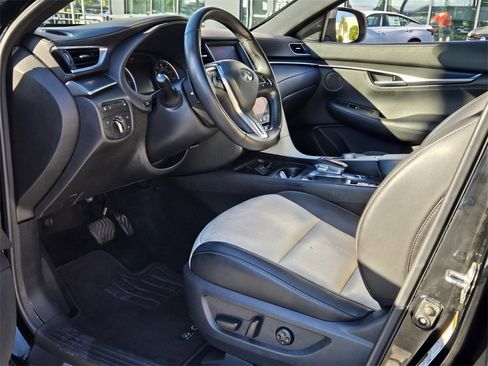 Used 2025 INFINITI QX55 Luxe w/ Cargo Package image 11