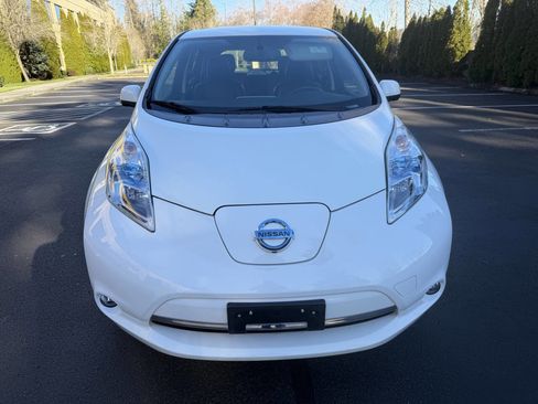 Used 2016 Nissan Leaf SL w/ Premium Package image 2