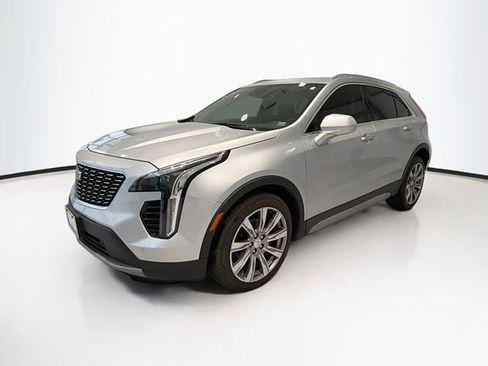 Used 2019 Cadillac XT4 Premium Luxury image 3