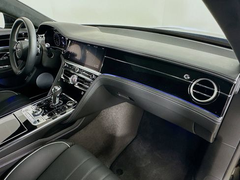 Used 2024 Bentley Flying Spur V8 AWD/4WD image 50