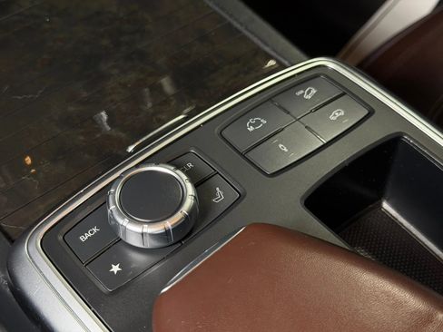 Used 2015 Mercedes-Benz GL 63 AMG 4MATIC image 15