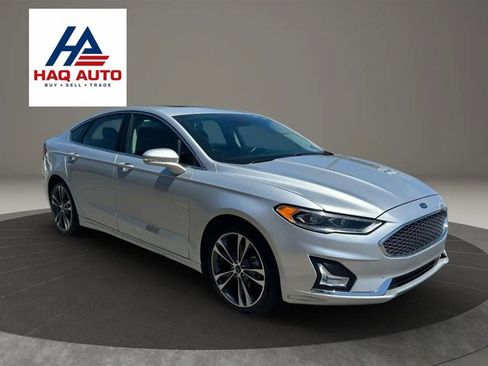 Used 2020 Ford Fusion Titanium AWD/4WD image 3