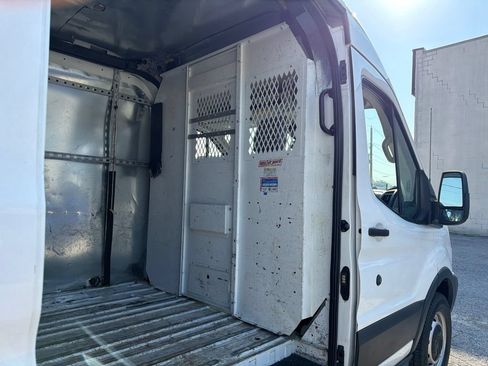 Used 2016 Ford Transit 250 130 Medium Roof RWD image 10