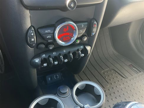 Used 2015 MINI Cooper Roadster S image 18