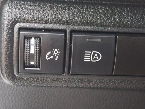 Used 2022 Toyota Corolla LE FWD image 24
