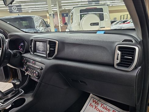 Used 2017 Kia Sportage EX image 19