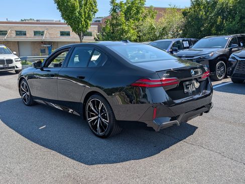 Used 2026 BMW 530i xDrive w/ M Sport Package AWD/4WD image 5