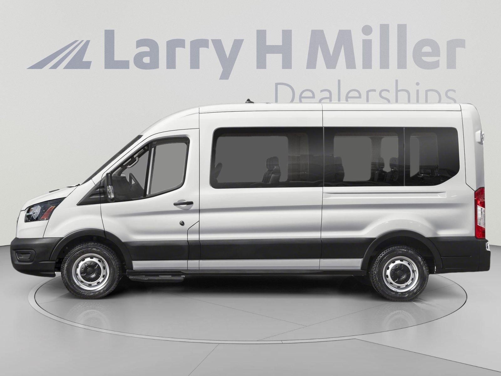Used 2023 Ford Transit 350 XLT AWD/4WD image 3