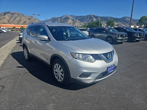 Used 2016 Nissan Rogue S w/ Appearance Package AWD/4WD image 3