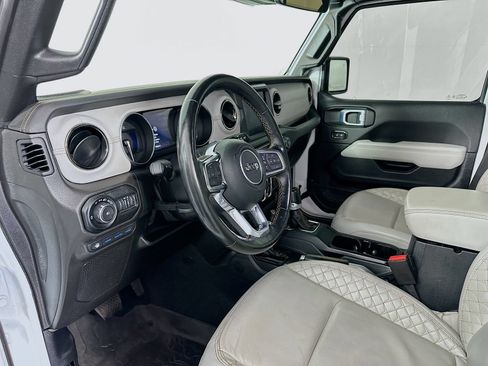Used 2021 Jeep Wrangler Unlimited Sahara AWD/4WD image 9