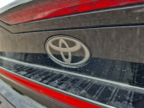 Used 2026 Toyota Prius LE FWD image 23