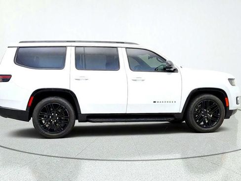 Used 2023 Jeep Wagoneer Series II w/ Convenience Group I AWD/4WD image 4