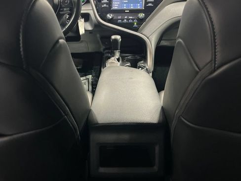 Used 2020 Toyota Camry SE FWD image 31