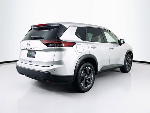 Used 2025 Nissan Rogue SV FWD image 9