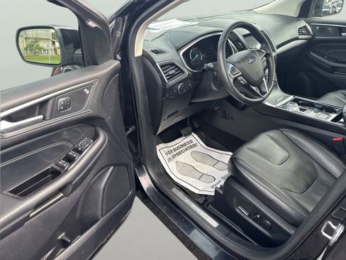 Used 2019 Ford Edge Titanium w/ Equipment Group 301A AWD/4WD image 11