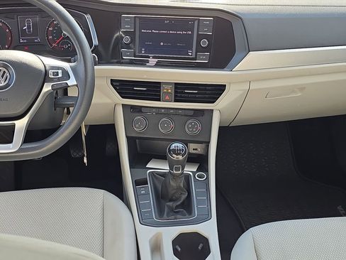 Used 2019 Volkswagen Jetta S image 40