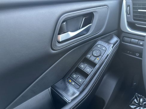New 2026 Nissan Rogue SV w/ Cold Weather Package FWD image 12