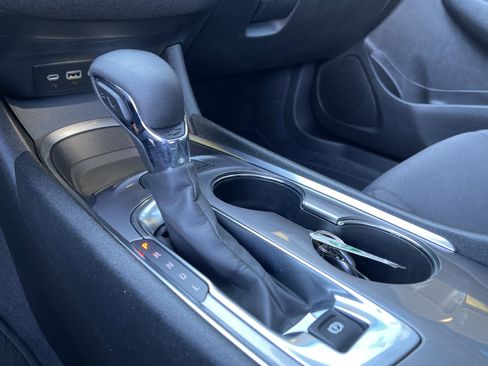 Used 2022 Chevrolet Malibu LT image 31