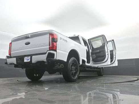 New 2026 Ford F250 Lariat w/ Black Appearance Package AWD/4WD image 44