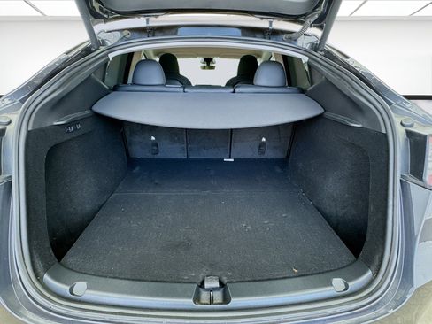 Used 2024 Tesla Model Y Long Range image 18