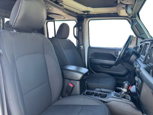 Used 2022 Jeep Gladiator Sport AWD/4WD image 15