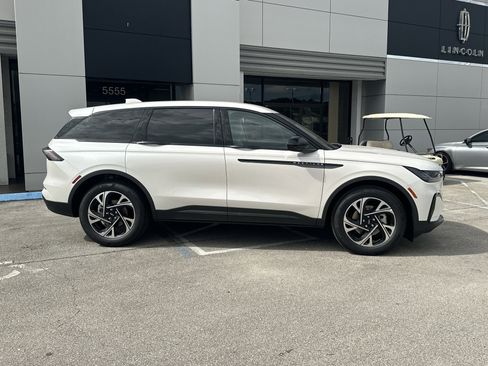 New 2026 Lincoln Nautilus Premier w/ Jet Appearance Package image 5