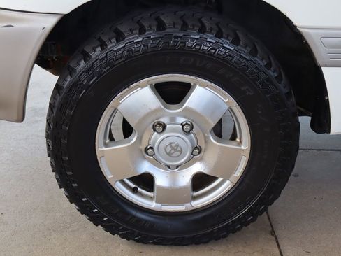 Used 2000 Toyota Land Cruiser image 47